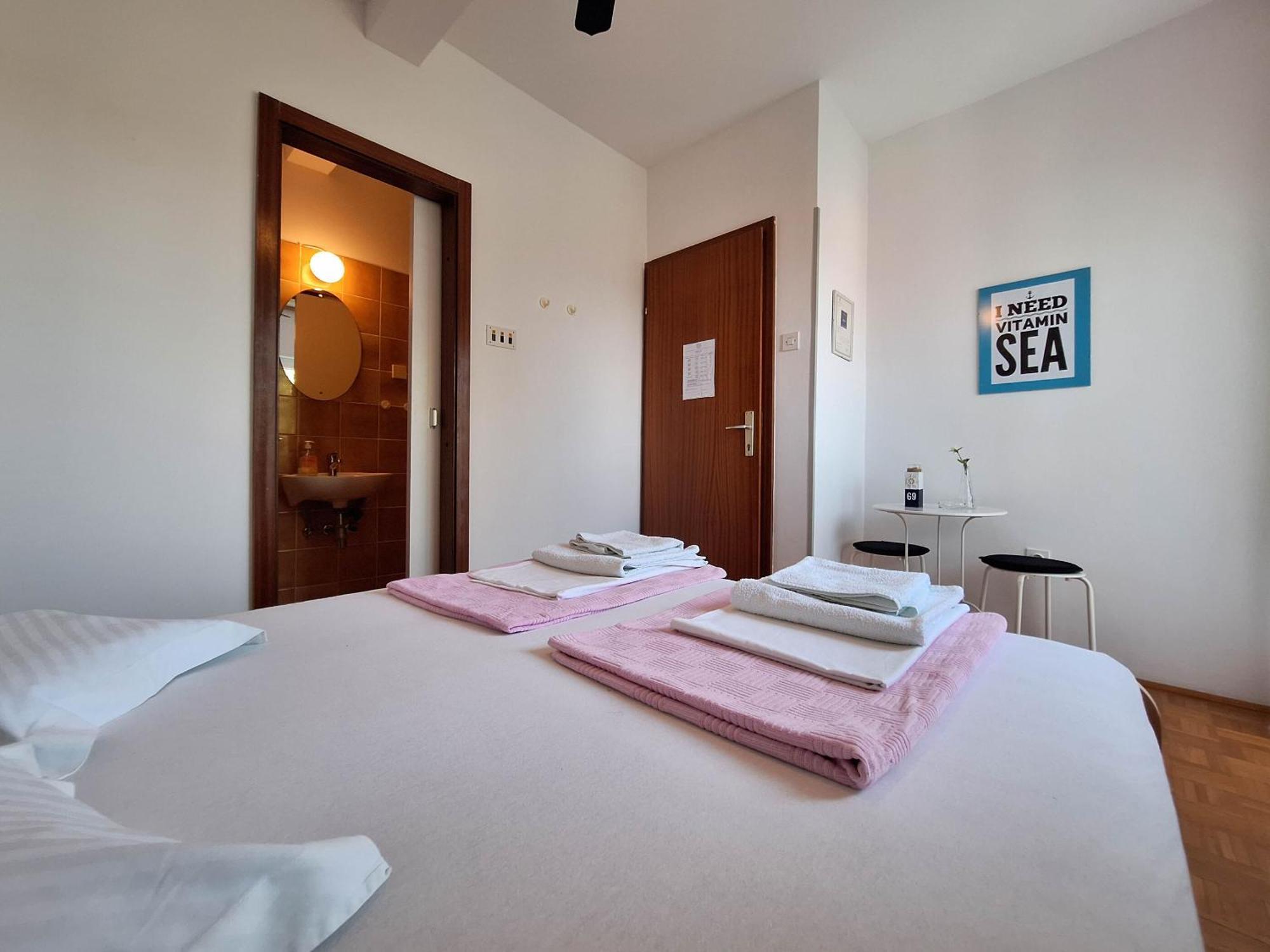 Rooms Sofija Selce Exteriör bild