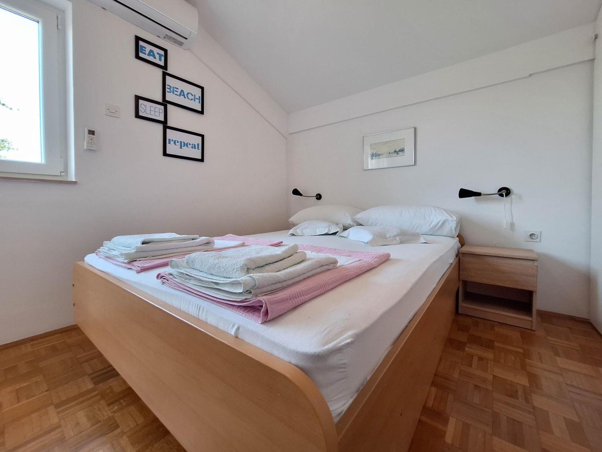 Rooms Sofija Selce Exteriör bild