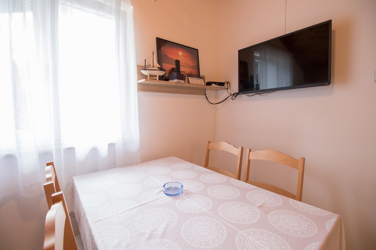 Rooms Sofija Selce Exteriör bild