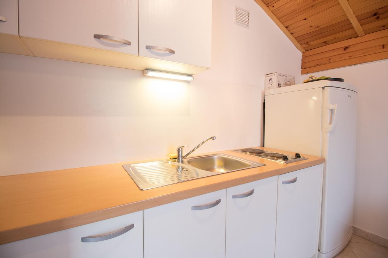 Rooms Sofija Selce Exteriör bild